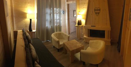 Romantic Suite with Spa Access and Mountain View