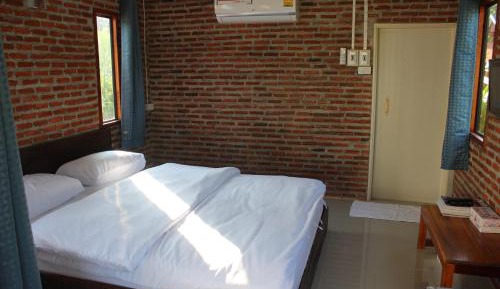 Queen Room with Garden View