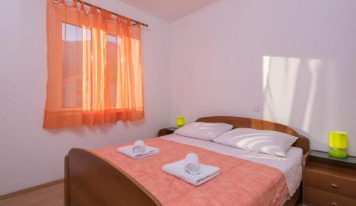 One-Bedroom Apartment with Balcony