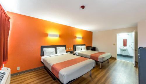 Queen Room with Two Queen Beds - Non-Smoking
