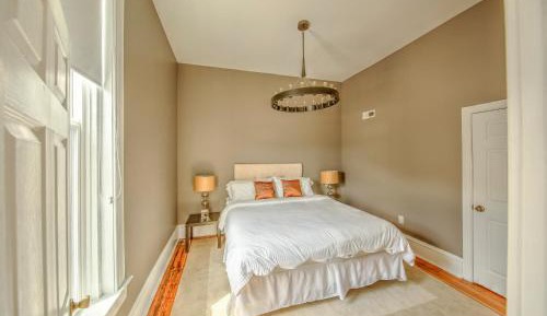 Deluxe King Suite