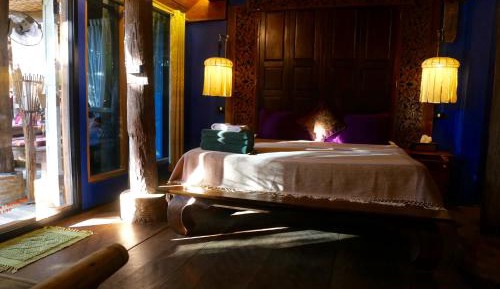 Artisan Teak Suite with Free One Way Airport Transfer