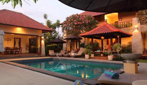 Pool View King Room with Free Airport Transfer