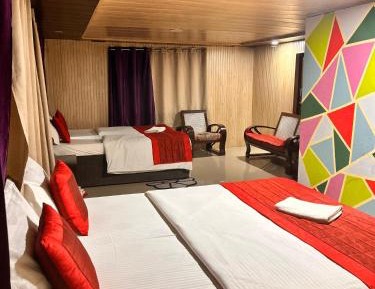 Double or Twin Room with Mountain View