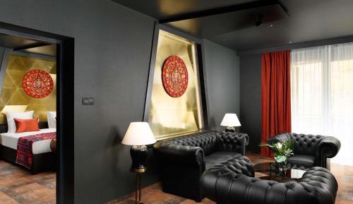 MAYA Suite with One King Bed and Two Bathrooms - View
