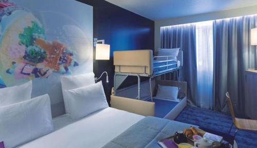 Standard Room with double bed and 2 people sofa