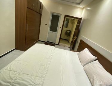 Apartment with Garden View