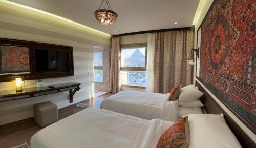 Deluxe Double or Twin Room with Mountain View
