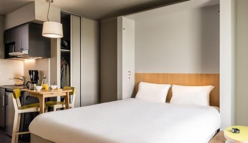 Studio (2 Adults) Double Bed