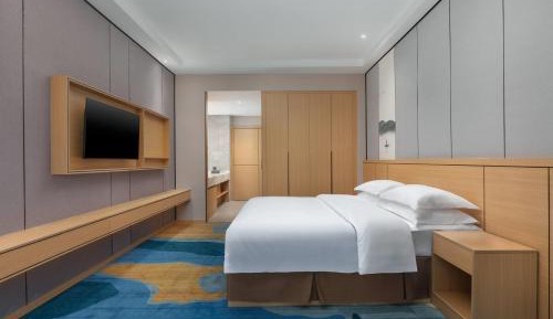 Deluxe King Room - Non-Smoking