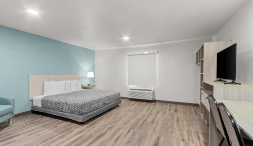 King Suite with Sofa - Disability Access/Non Smoking