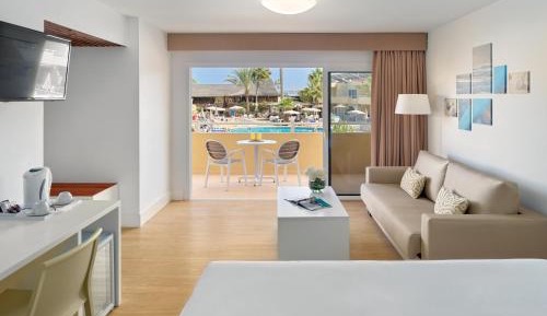 Double Room with Pool View