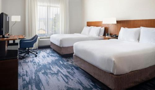 Queen Room - Mobility/Hearing Accessible with Tub