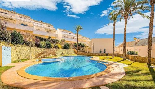 Three-Bedroom Holiday Home 
