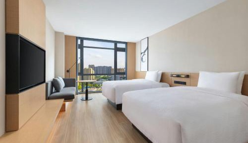 Superior Double Room with Two Double Beds and City View