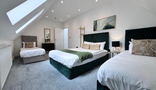 Deluxe Apartment