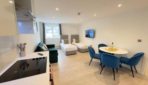 Deluxe Apartment