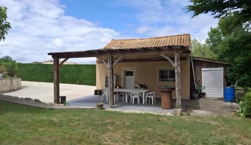 Superior One-Bedroom Apartment