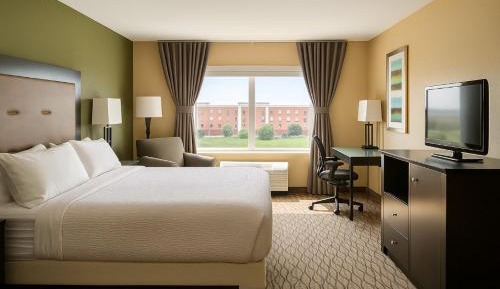 King Suite with Kitchenette - Non-Smoking