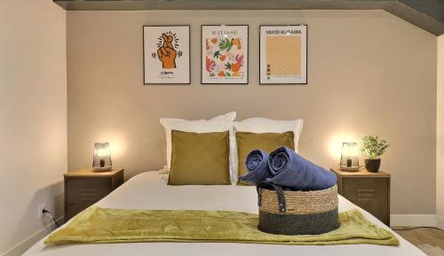 Three-Bedroom Deluxe Apartment