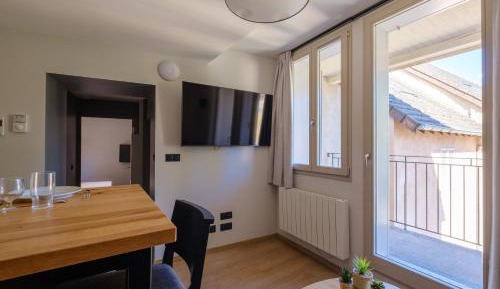 One-Bedroom Apartment with Balcony
