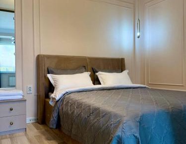 Deluxe One-Bedroom Apartment with City View