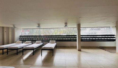 10-Bed Mixed Dormitory Room