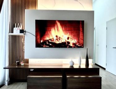 Three-Bedroom Apartment with Lake View