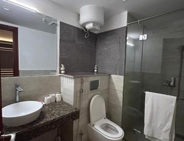 Classic One-Bedroom Apartment with King Bed