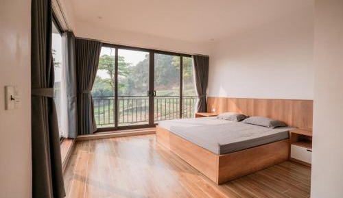Apartment with Mountain View