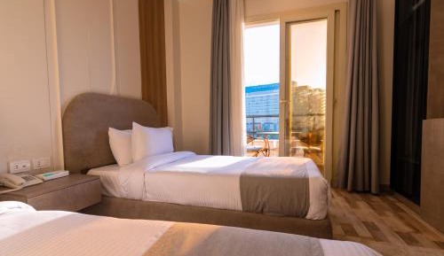 Superior Twin Room with City View