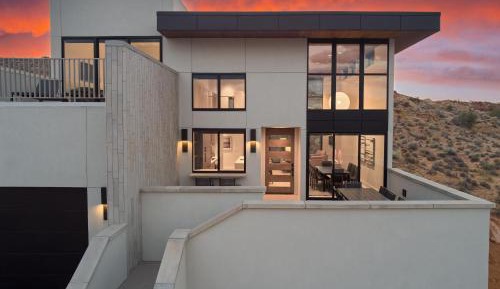 Three-Bedroom Holiday Home 