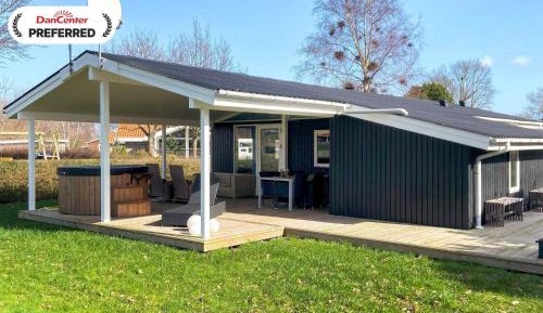 Three-Bedroom Holiday Home 
