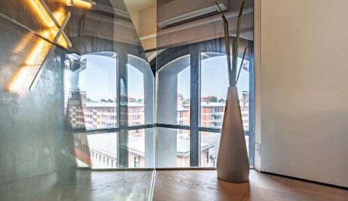 One-bedroom Loft Apartment 