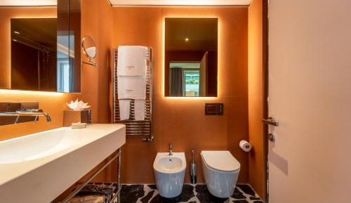 Superior King Suite