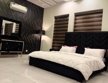 Deluxe Room (2 Adults + 1 Child)