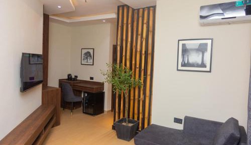 Deluxe King Room