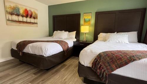 Deluxe Queen Room