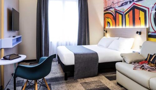 Standard Family Suite with One Double Bed and Sofa