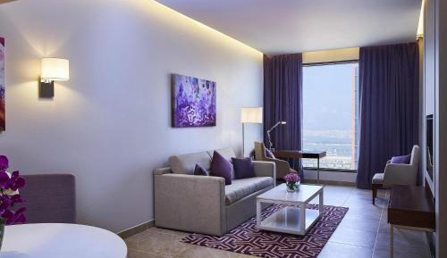 One-Bedroom Suite Skyline View King OR Twin - Next to Metro Station, Free Shuttle Beach Transfer