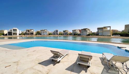 Three-Bedroom Townhouse