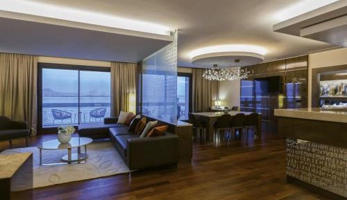 Presidential Suite with Lake View