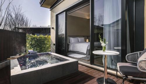 Villa with Two King Beds and Garden View