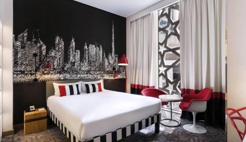 King Room - DXB Free Airport Pick up & Drop off T1&T3, Free Shuttle Service to La Mer Beach, Dubai Outlet Mall & Dubai Festival City