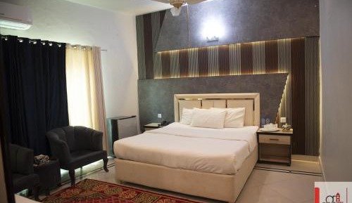 Superior King Room