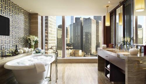 Signature Suite with Fairmont Gold Lounge Access