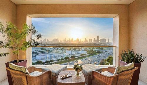 Raffles Club Twin Room with Terrace & Club Lounge Access- including Daily Breakfast, Evening Drinks & Canapes