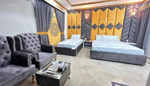 Deluxe Family Room