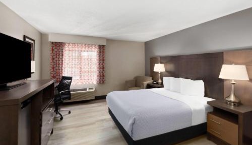 Queen Room - Mobility Access/Non-Smoking