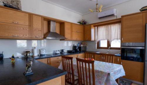 Three-Bedroom Apartment with Balcony